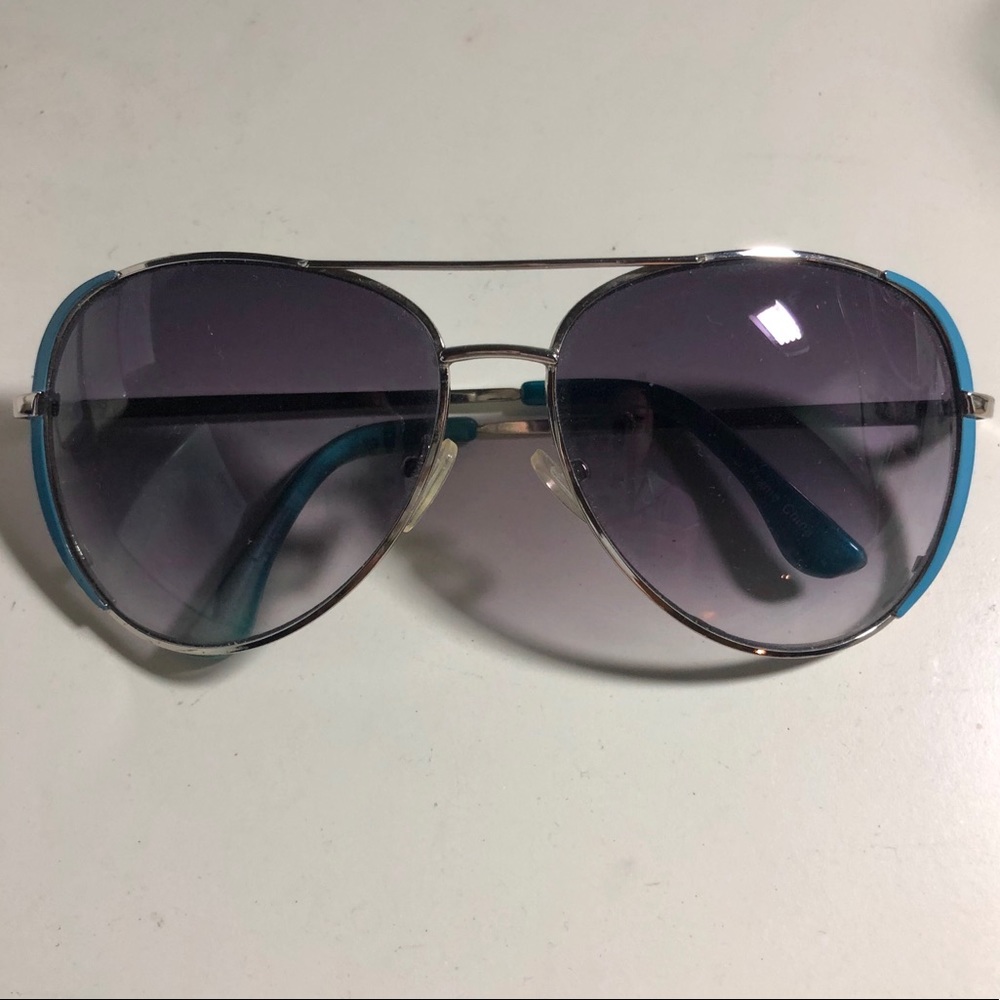 Blue Rim Aviator Sunglasses